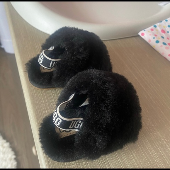 Baby ugg slides - Picture 2 of 3